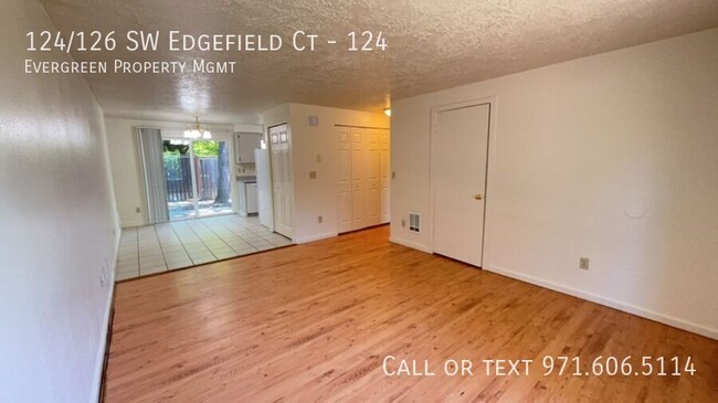 Building Photo - 124/126 SW Edgefield Ct-124