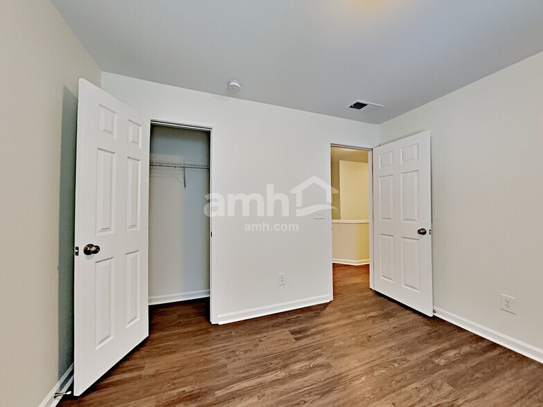 Building Photo - 1703 Kendall Cove Ln