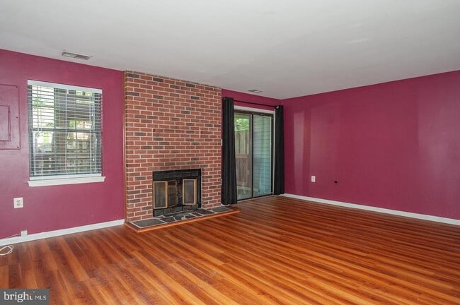 Building Photo - 6158 Old Brentford Ct
