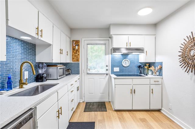 Building Photo - 7924 Royal Ln