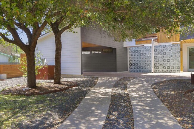 Building Photo - 4420 Mt Vernon Dr