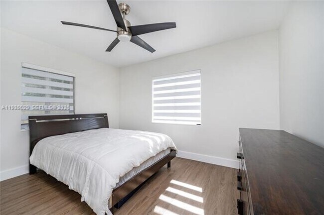 Building Photo - 3077 SW 5th St