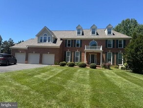 Building Photo - 8300 Apple Ct