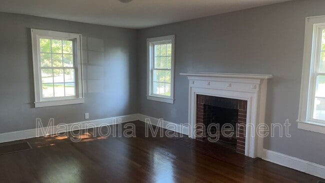 Building Photo - 2056 Raleigh Rd