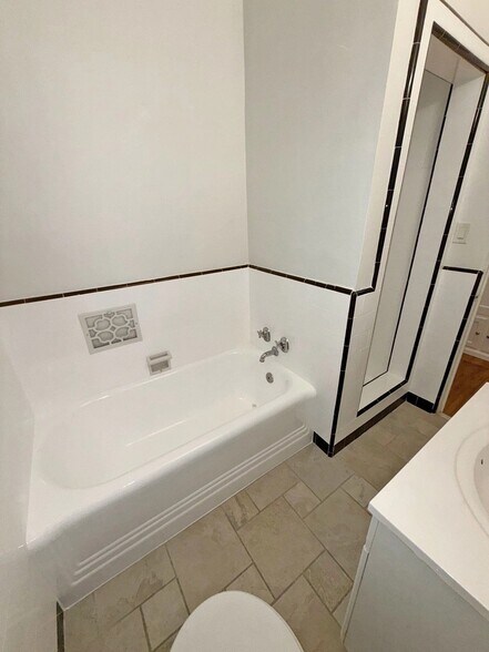 Building Photo - 9120 Beverly Blvd