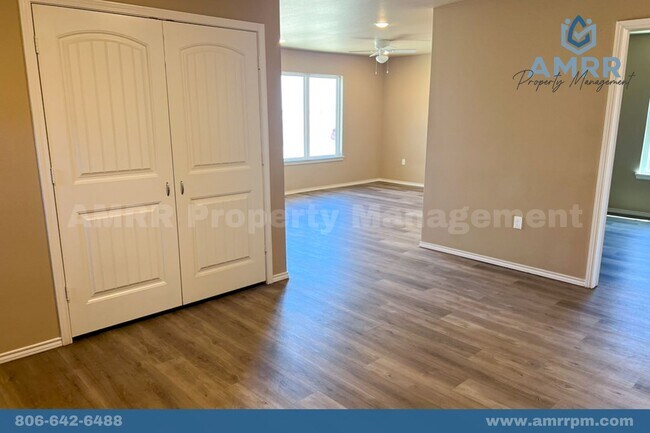 Building Photo - 321 N Avenue Q