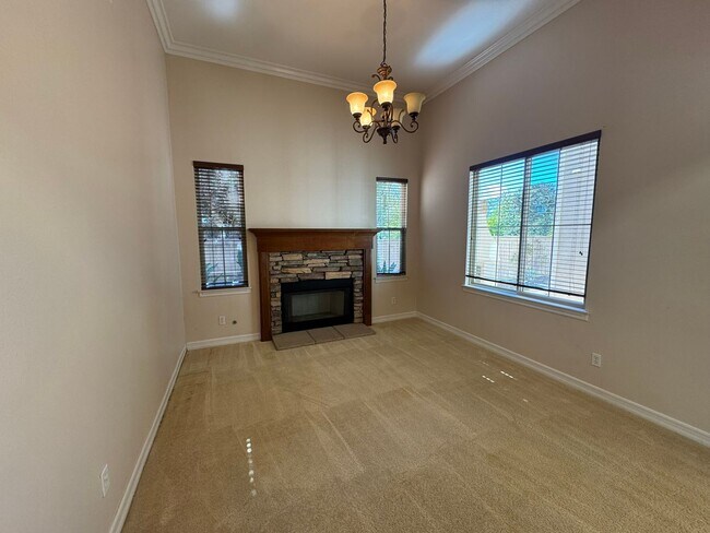 Building Photo - Gorgeous La Costa Executive Home – 5 Bed /...