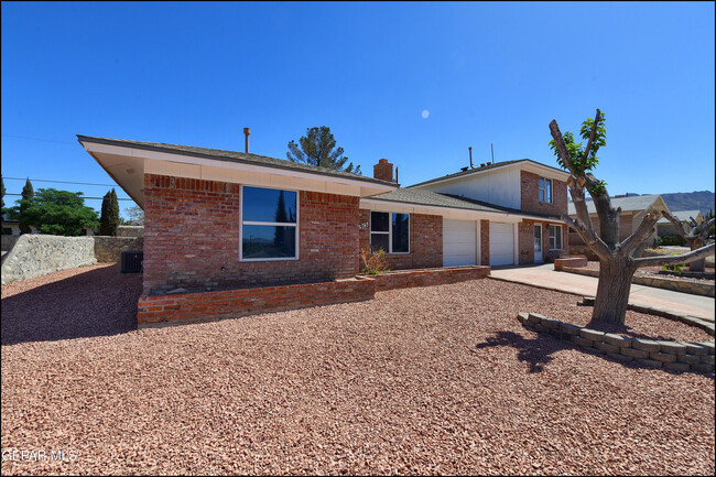 Building Photo - 6915 Pamlico Dr
