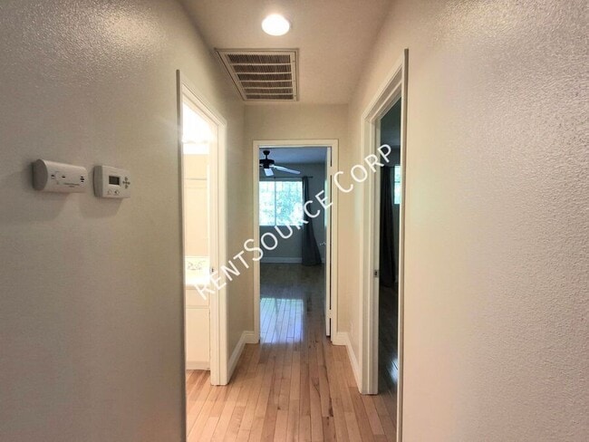Building Photo - 22900 Cheyenne Dr