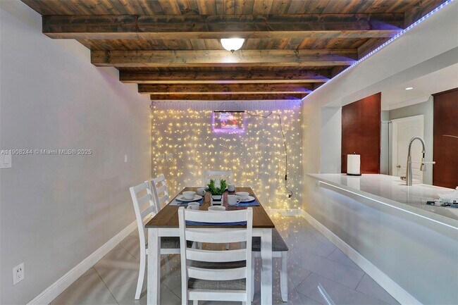 Building Photo - 1804 SW 102nd Ct