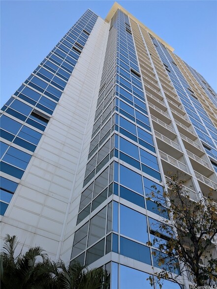 Building Photo - 909 Kapiolani Blvd
