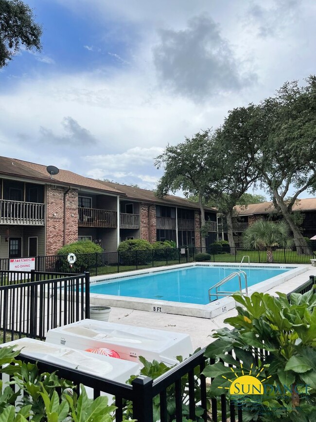 Building Photo - Great 1 Bedroom Unit in Fort Walton Beach