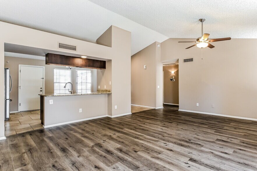 Building Photo - 4755 W Oraibi Dr