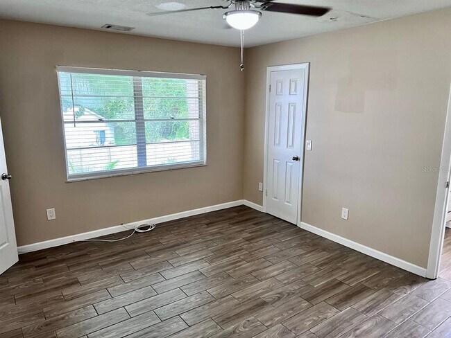 Building Photo - 162 Windtree Ln