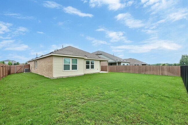 Building Photo - 9200 Daisy Cutter Crossing