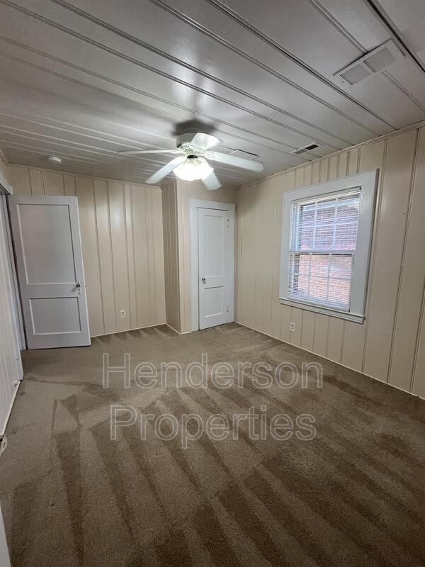 Building Photo - 135 Bradford Dr