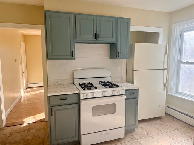 Building Photo - 34 Cherry St