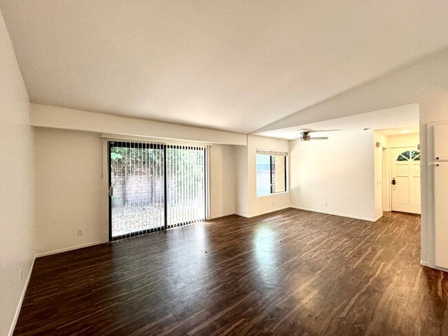 Building Photo - Charming 2-Bedroom Villa in the Heart of C...