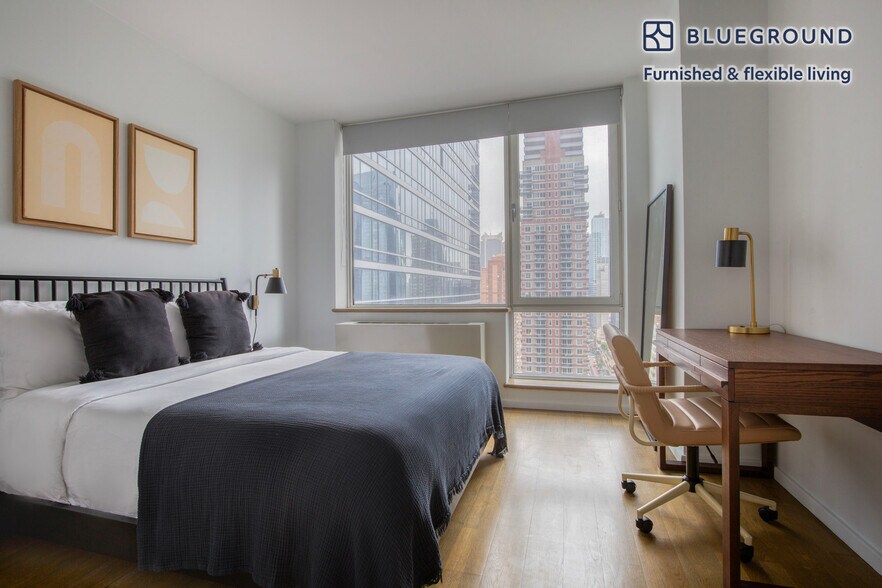 Building Photo - 635 W 42nd St