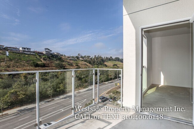 Building Photo - 12655 Bluff Creek Dr