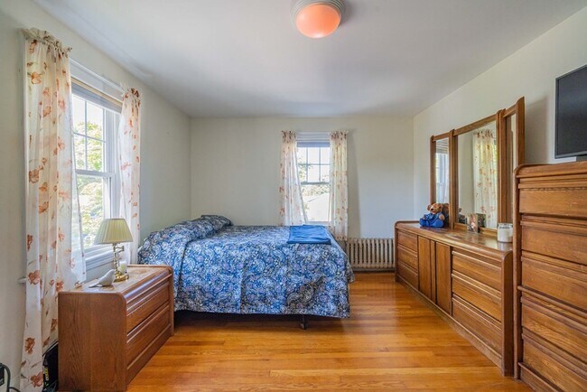 Building Photo - 22 Crescent Hill Ave