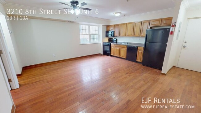 Building Photo - Gated Community! One Bedroom W/Parking Inc...