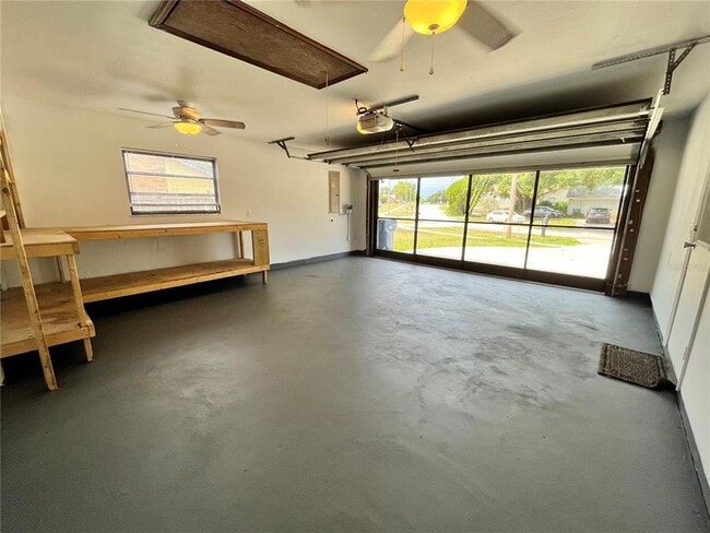 Building Photo - 600 S Parkview Ave