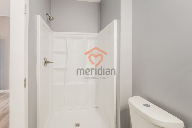 Building Photo - 4 bed / 4 bath ~ Move-in Today!
