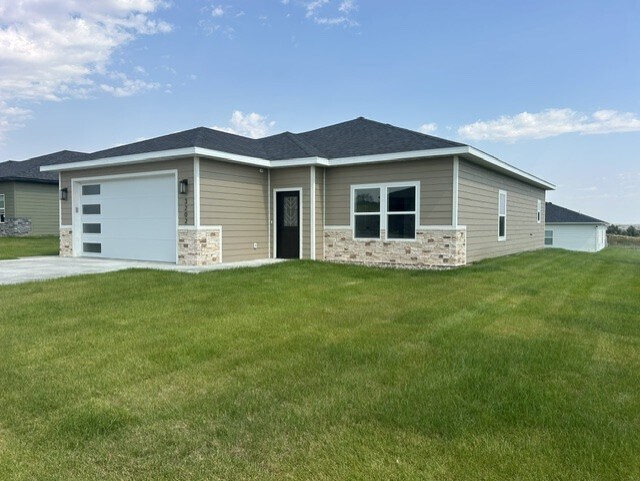 Building Photo - 3202 28th Ave W