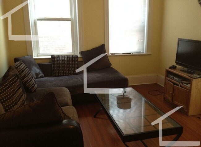 Building Photo - Charming 5 Bedroom-No Broker Fee