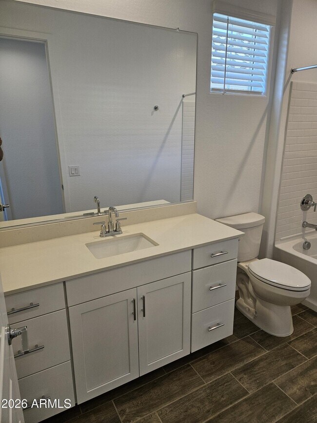 Building Photo - 3357 S Primrose