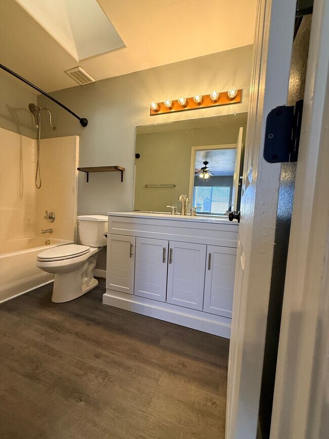 Building Photo - Three Bedroom Home with RV/Boat Parking ~ Prescott Valley