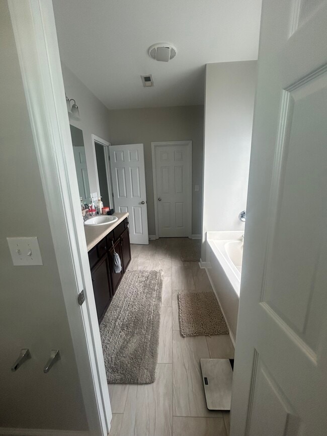 Building Photo - 4304 Dublin Rd