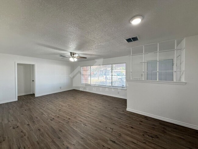 Building Photo - 3602 Skylark Ave