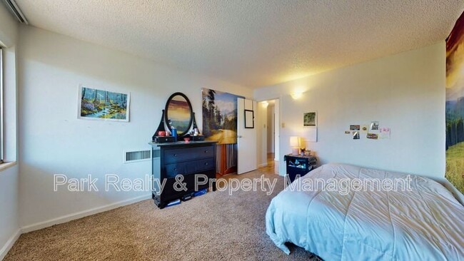 Building Photo - 555 E 10th Ave