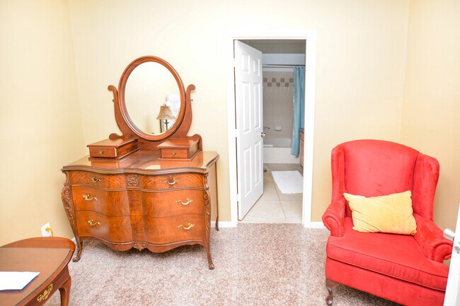 Building Photo - Furnished James Island Condo