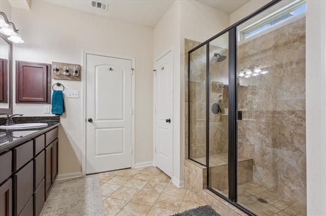 Building Photo - 10856 Burnham Dr