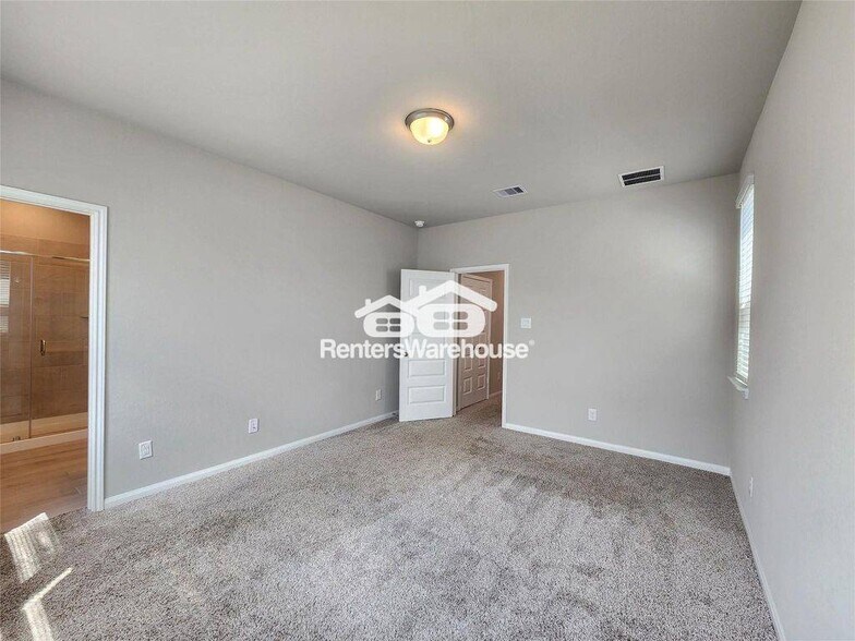 Building Photo - 1513 Lakeline Oak Dr