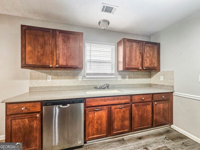 Building Photo - 4723 Beau Point Ct SW