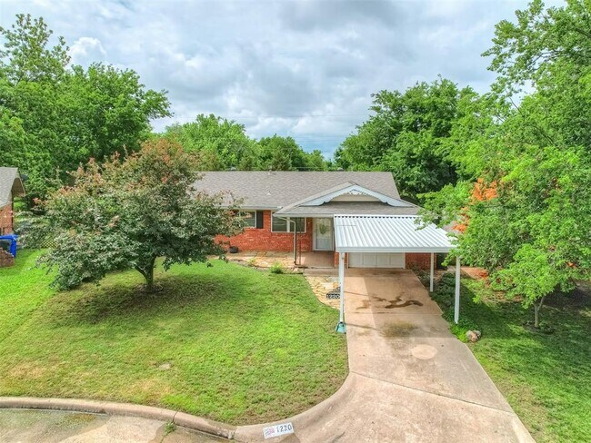 Building Photo - 1220 Columbia Ct