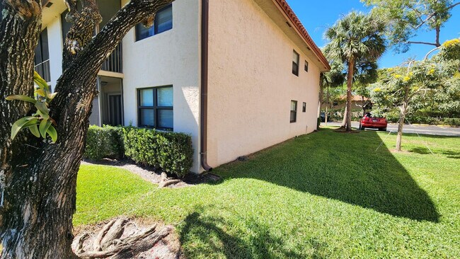 Building Photo - 15710 E Waterside Cir