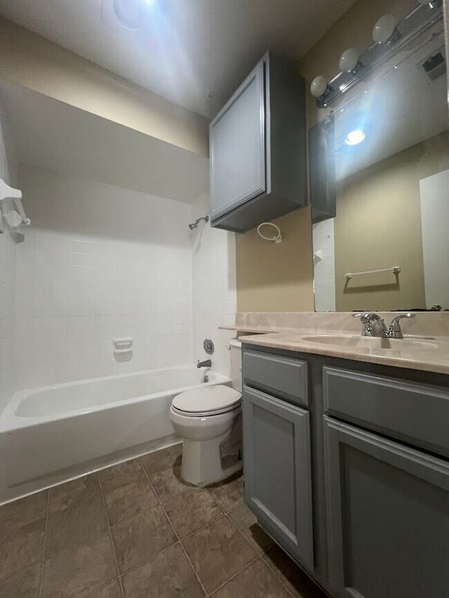 Building Photo - WEST CAMPUS - 2 BEDROOM - 2 BATHROOM  - AUGUST 2026 MOVE IN