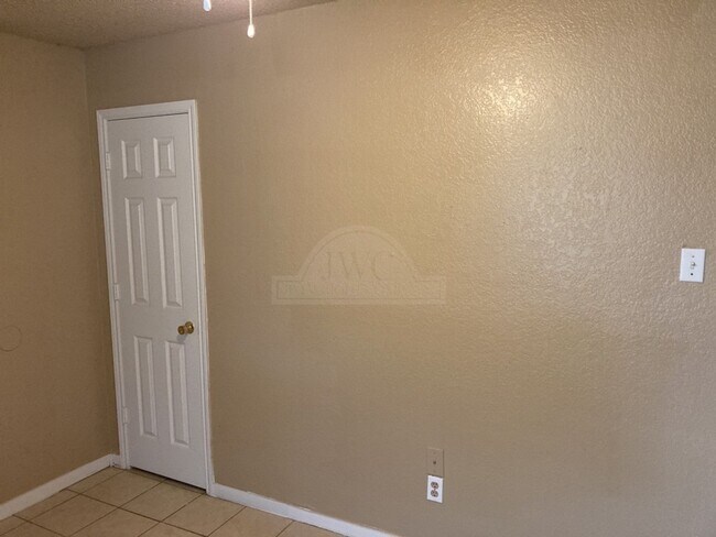 Building Photo - 1805 Galaxy Dr