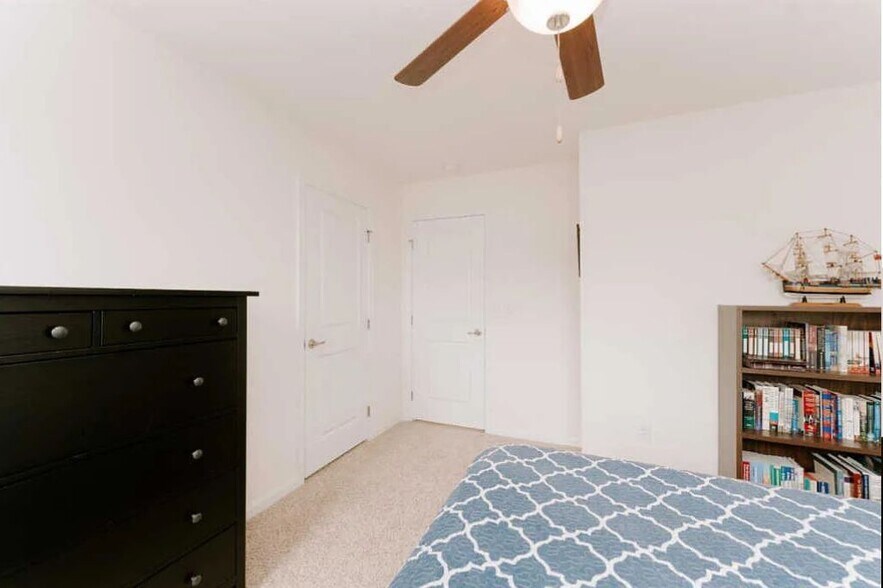 Building Photo - 3297 Cres Falls Way