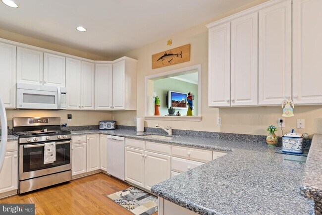 Building Photo - 28504 Sawgrass Ct