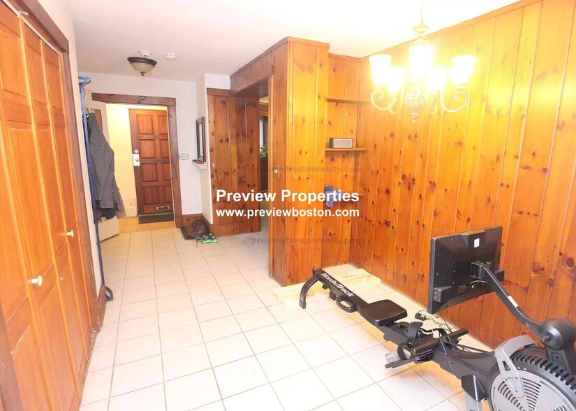 Building Photo - 9 Braemore Rd