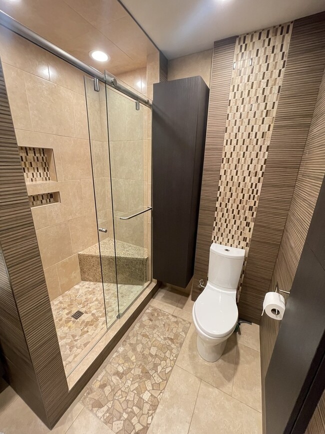 Building Photo - 3230 N Elston Ave