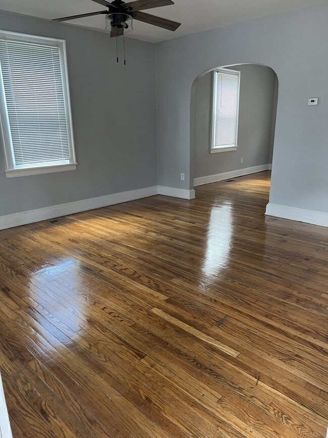 Building Photo - 1332 Custer St
