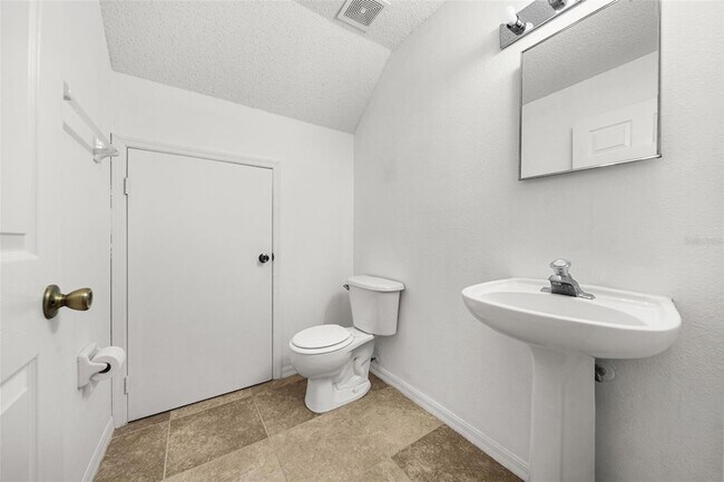 Building Photo - 18171 Paradise Point Dr