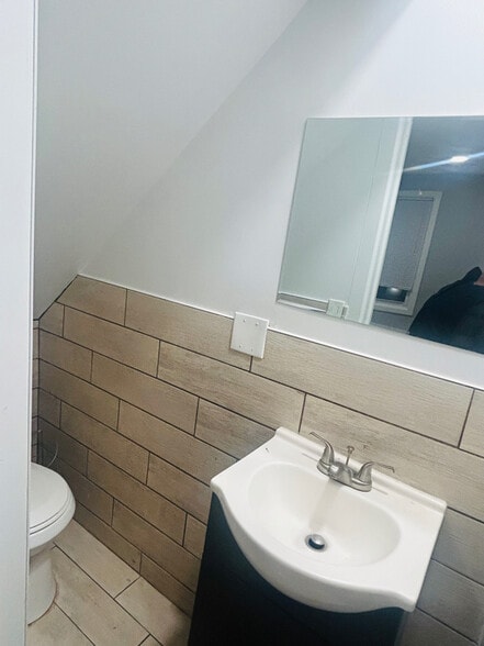 Building Photo - 311 W Broadway